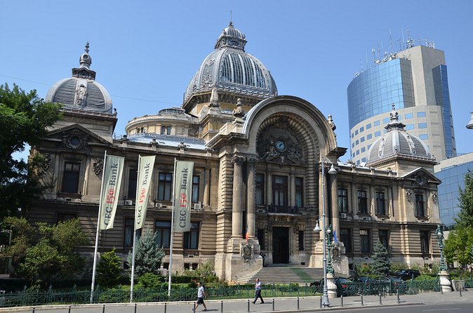 Walking tour of Bucharest - Guide energy, pace, and group size that keeps it enjoyable