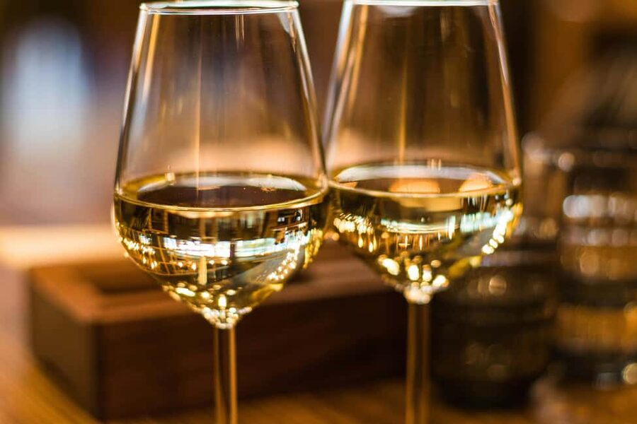 Wine Tasting and Dinner, including Sommelier - 4 Romanian wines, taught through pairing logic